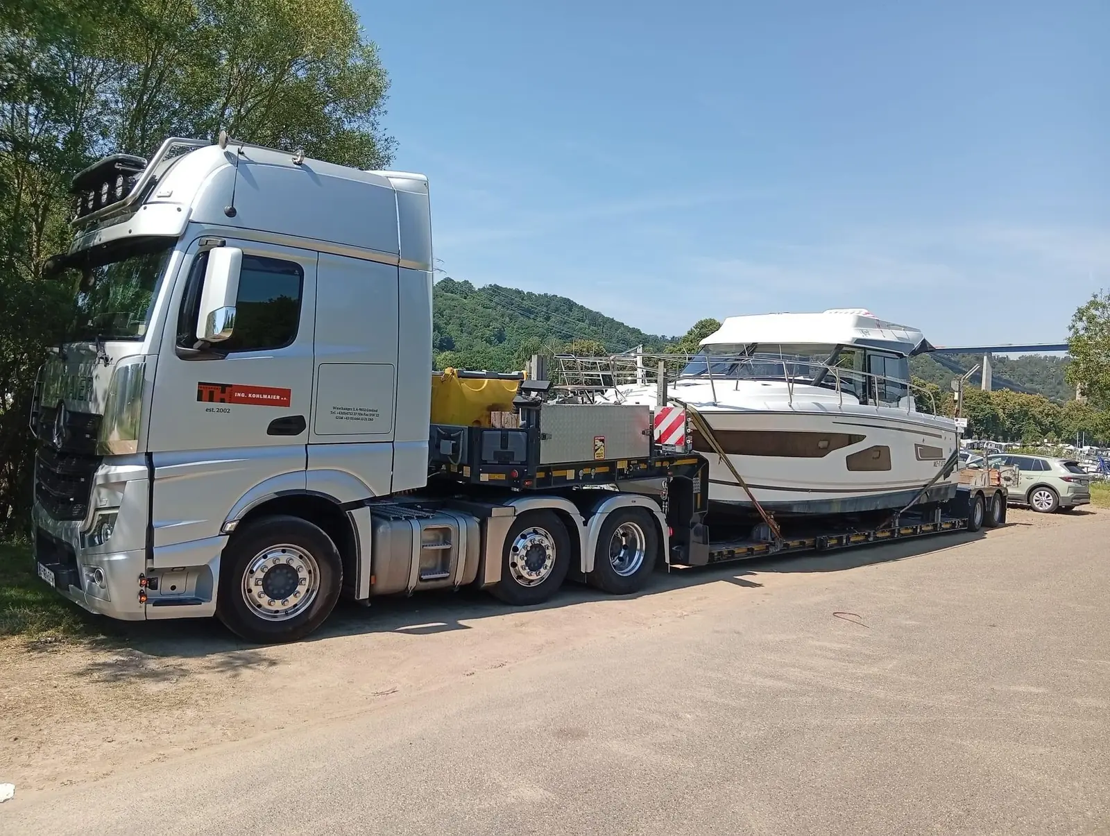 Motorboat transport by Kohlmaier