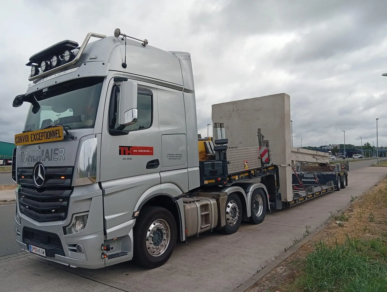 Precast concrete elements as a special transport